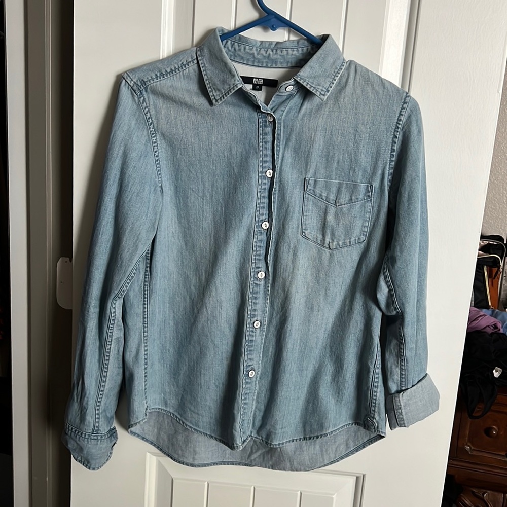 Uniqlo chambray shirt